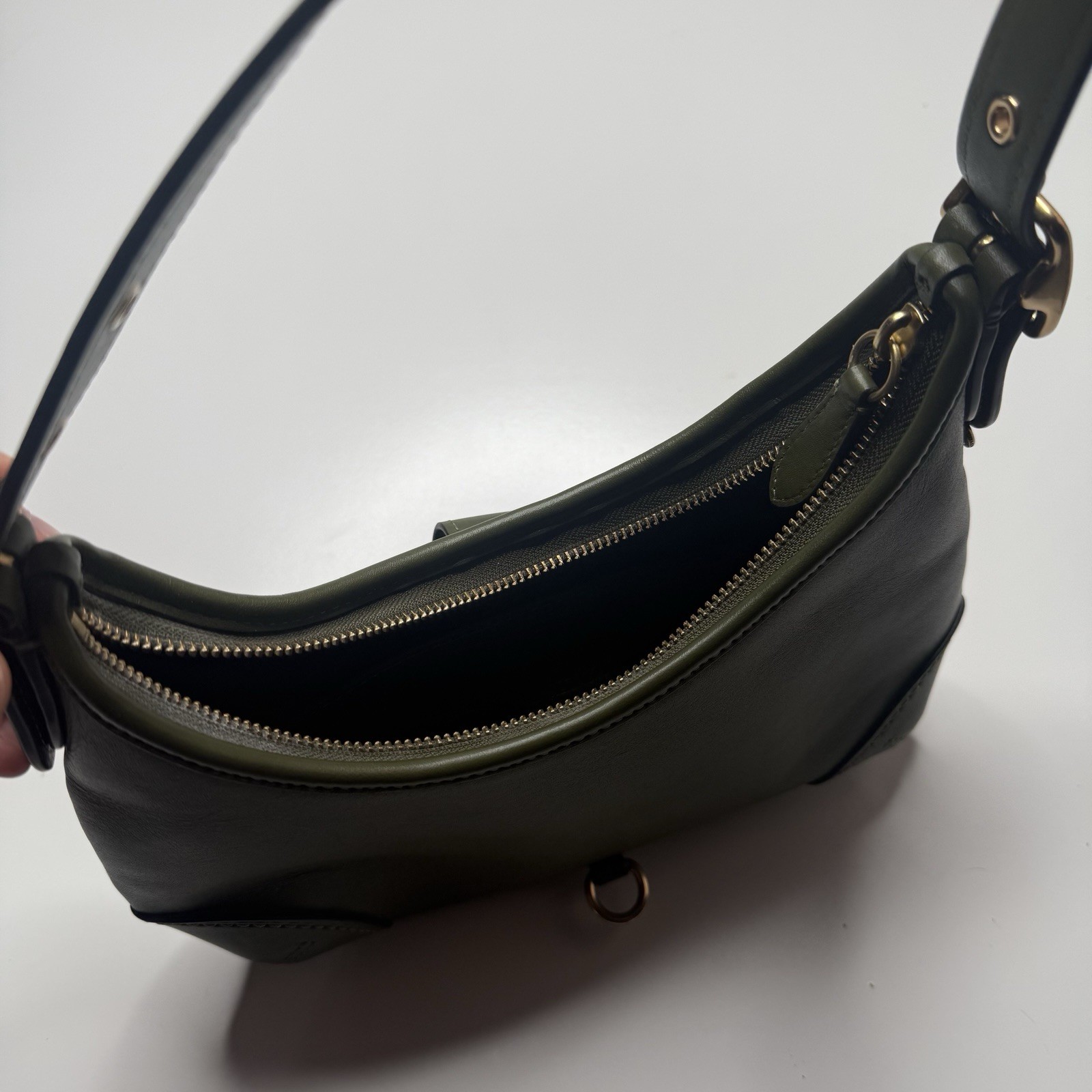 COACH Hamptons Hobo Shoulder Bag CW642 In OLIVE Glovetanned leather Brass