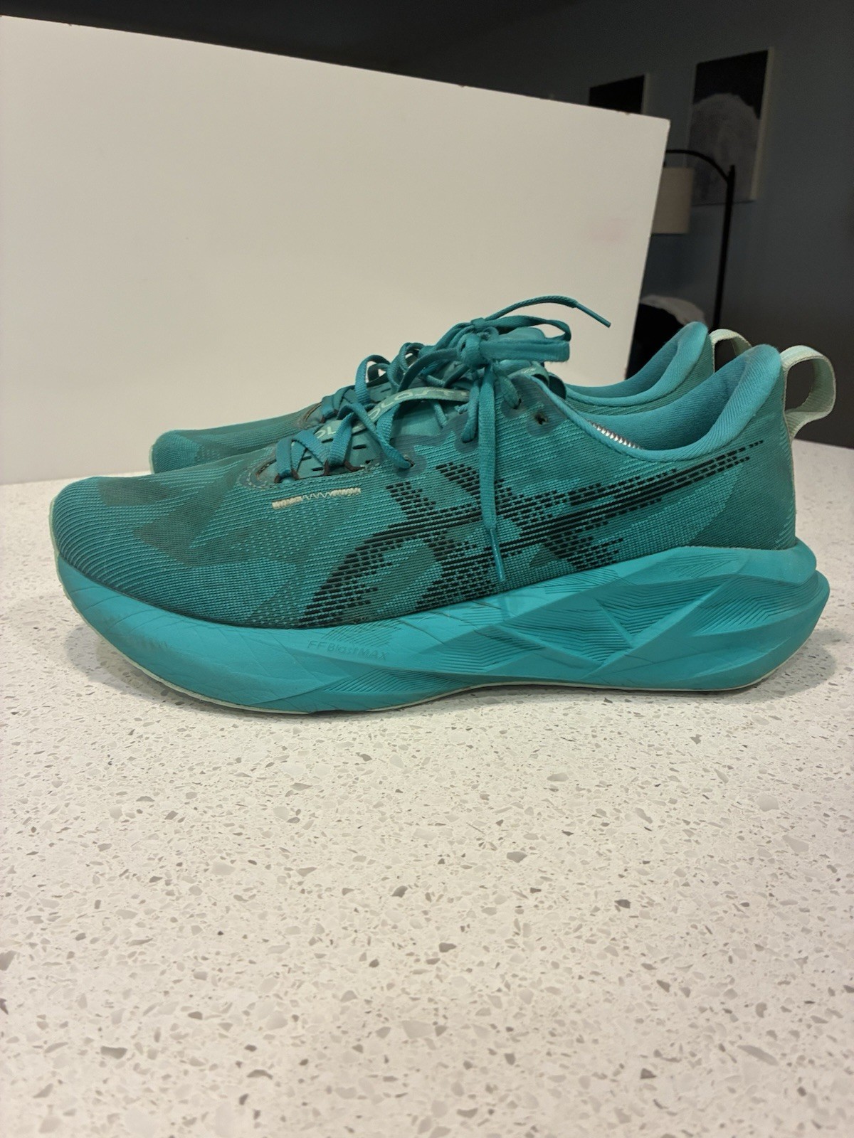 ASICS Novablast 5 Men’s Size 11.5 Wave Teal Running Shoes Sneakers 1011B974
