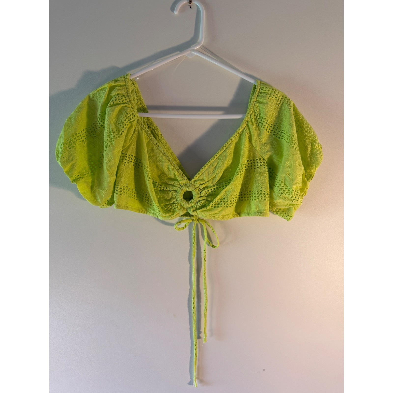 Wild Fable Lime Green Eyelet Lace Puff Sleeve Crop Top O-Ring Tie Front Womens M