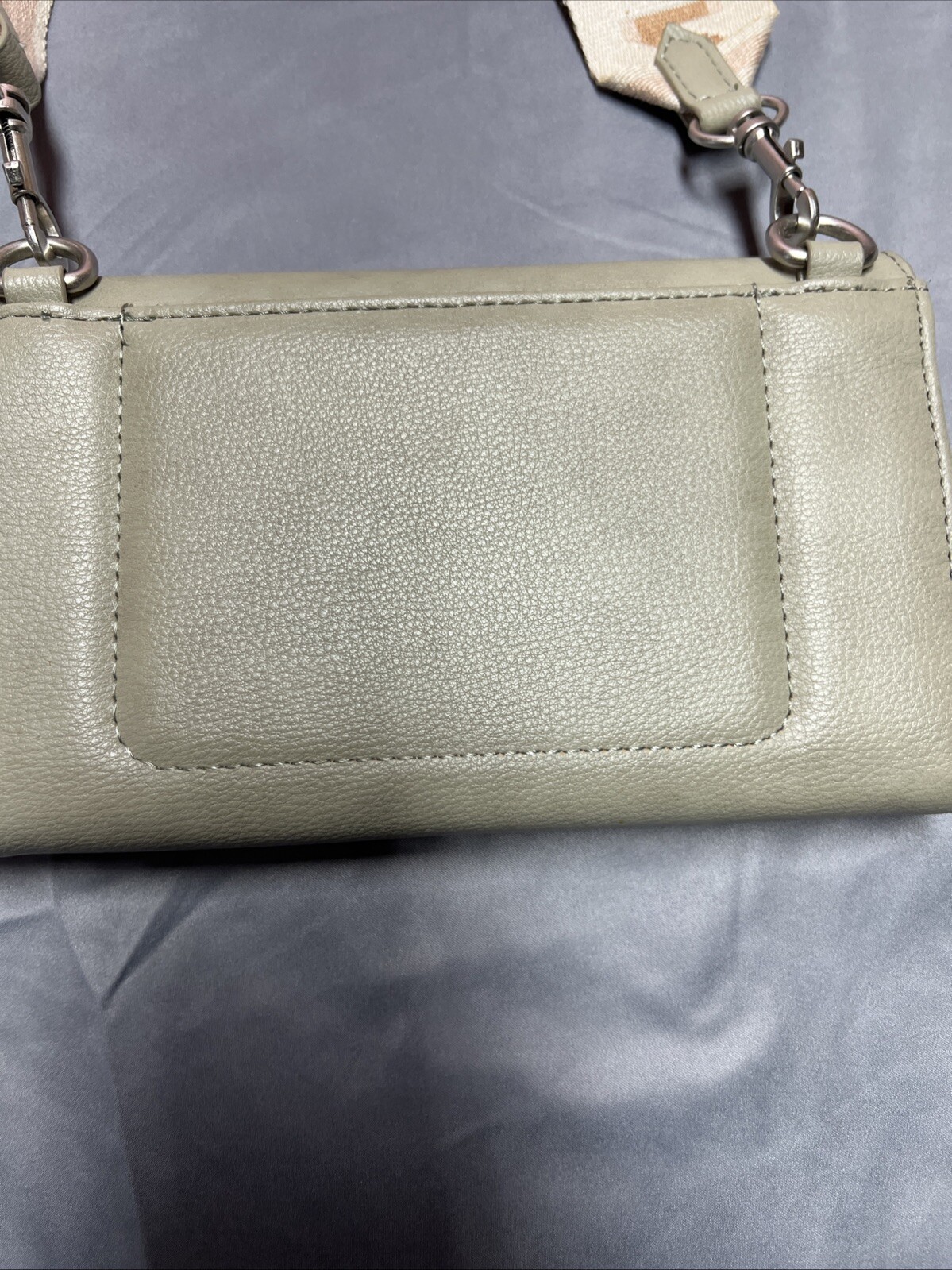 Lucky Brand’s 100% polyurethane crossbody, Removable Strap pre owned snap button