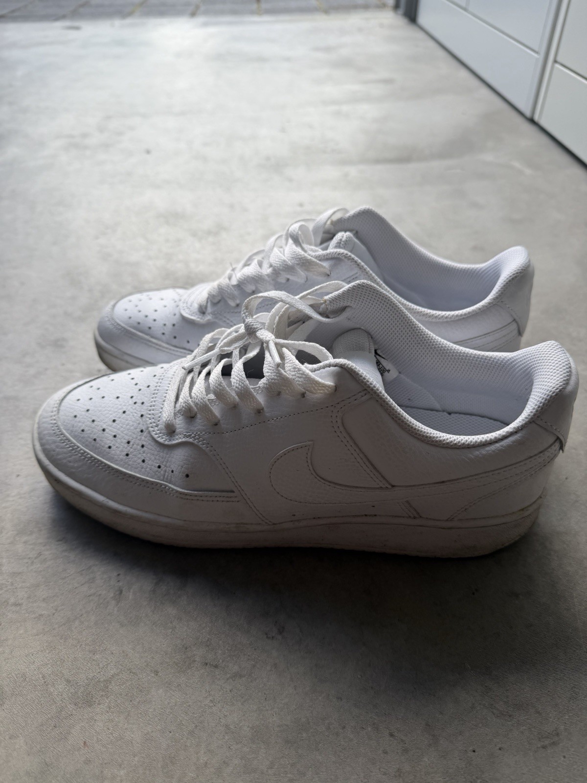 Nike Court Vision Low Men’s Sneakers Triple White, Size 9.5