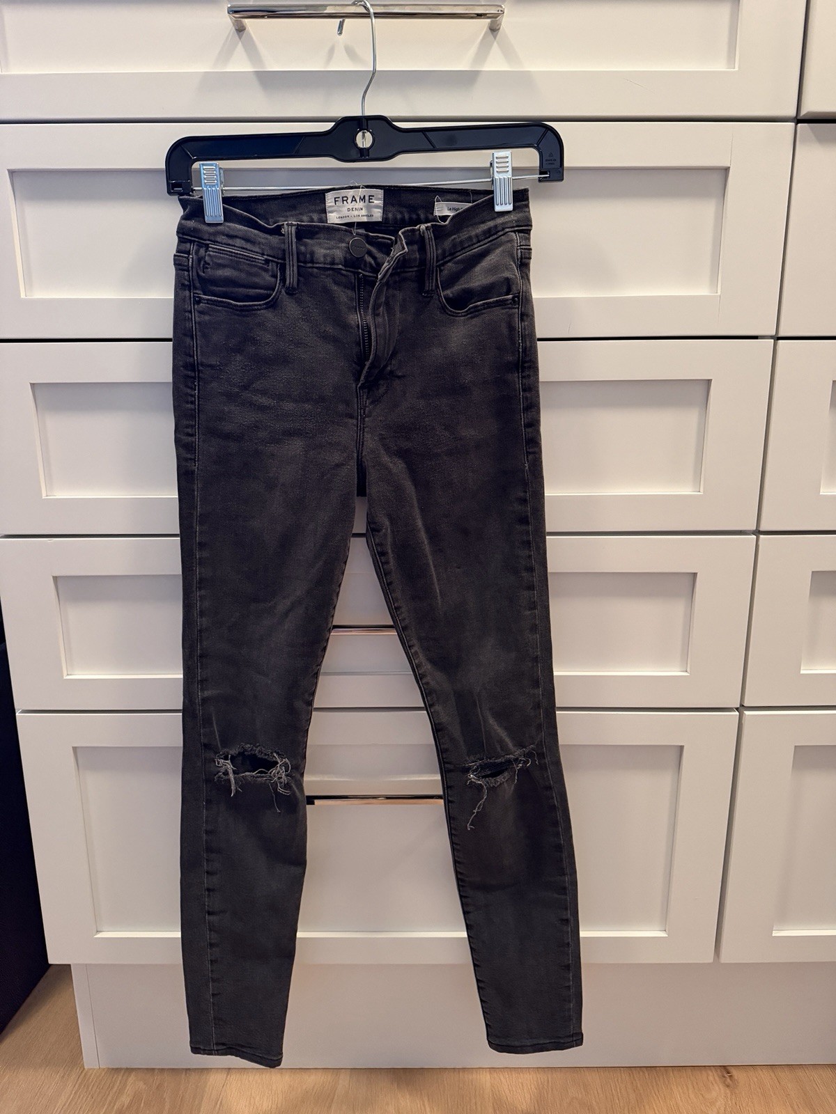 FRAME Le Skinny De Jeanne Black Distressed Skinny Jeans size 27