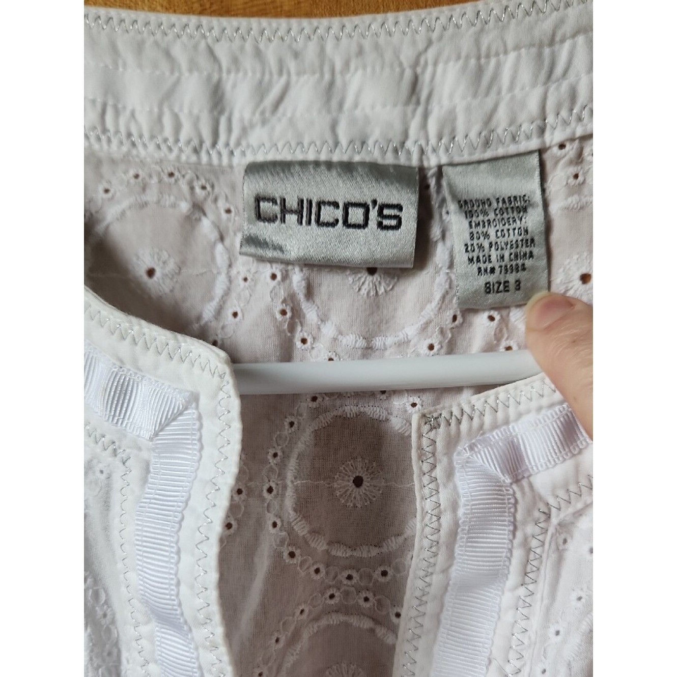 Chico’s White 100% Cotton Embroidered V-Notch Button-Front Shirt, Sz 3.