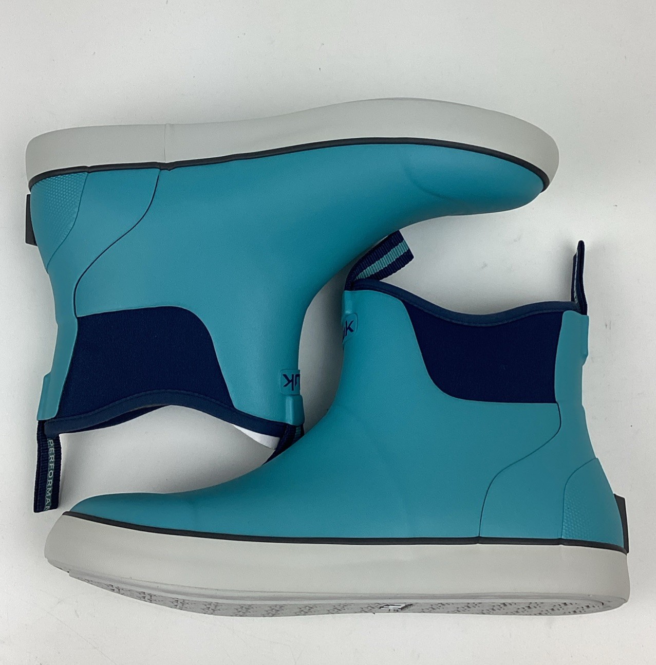HUK Women’s Rogue Wave WP Ankle Deck Fishing Boot Porcelain Blue Sz 9, 10, 11
