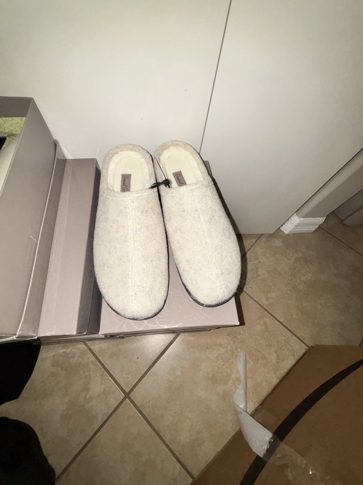 Daniel Green Women’s Beige Flat Closed Toe Slippers Under 1in Heel