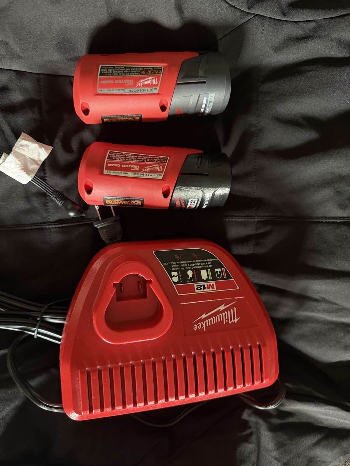 Milwaukee M12 Heated Gear M With 2 Batteries And Charger