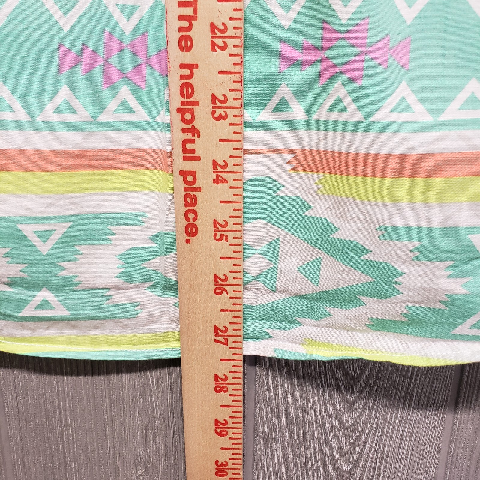 Chubbies Shirt Mens Small Reg Fit Button Down Aztec Southwestern Stretch Logo SS