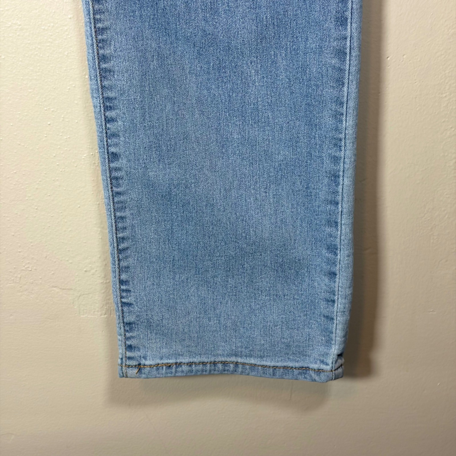 Levis 314 Shaping Straight Jeans Womens 30 Light Wash Blue Denim Mid Rise 31×31