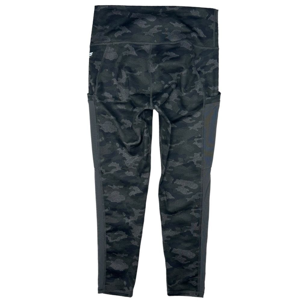 Fabletics On-The-Go PowerHold High-Waisted Capri 23″ Charcoal Heather Camo Small