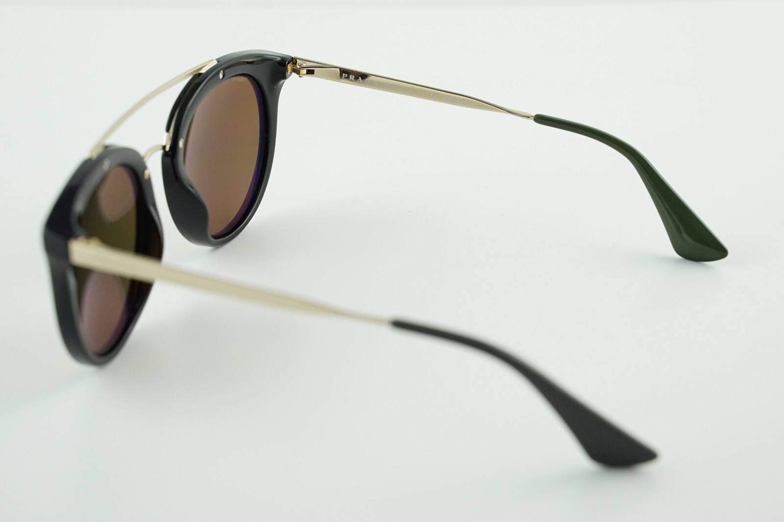 Pre-Owned SPR 23S Prada 1AB-5N2 Gold Polished Black/Mirrored Gold 52-22-140 3P