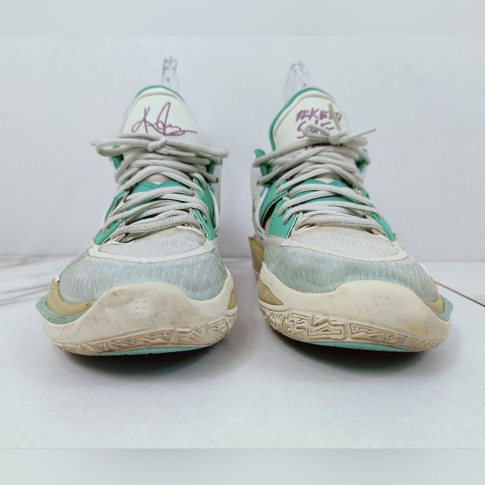 Nike Men’s Sue Bird X Kyrie Infinity Golden Tribute Basketball Shoes Sneakers, 9