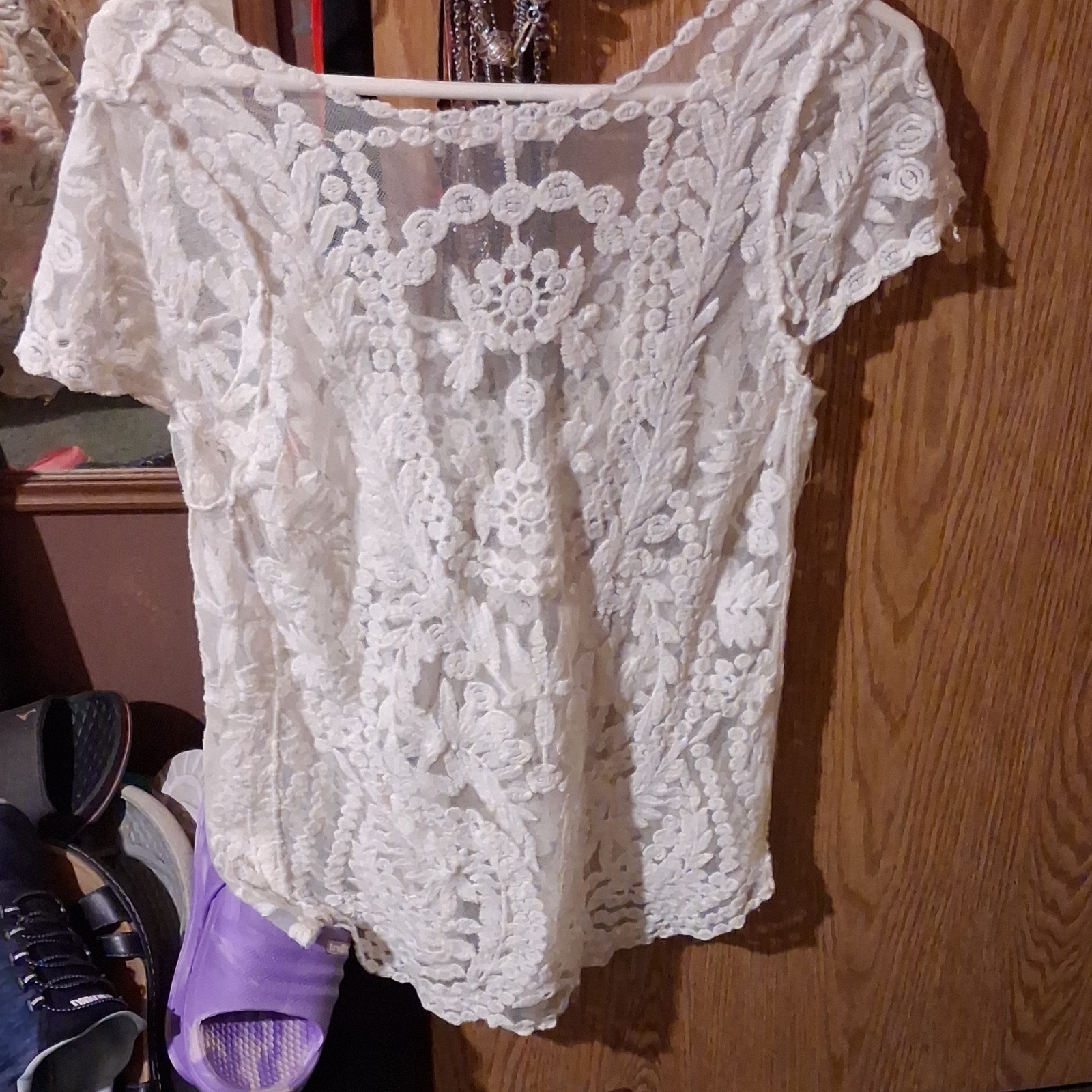 Roommates Women’s White Sheer Lace Embroidered Scoop Neck Tank Top Size L