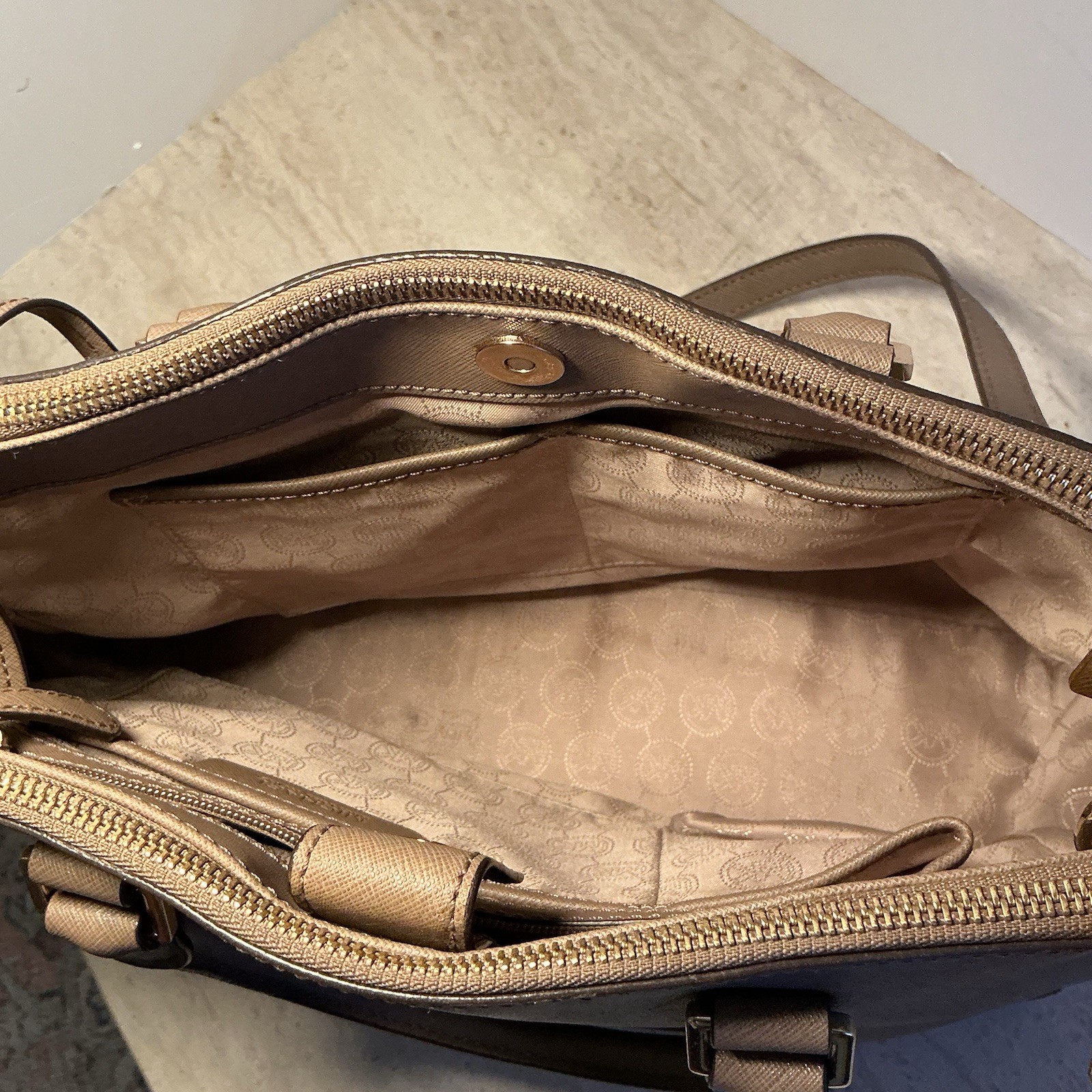 Michael Kors Savannah Large Saffiano Leather Satchel Taupe Crossbody Bag 14”