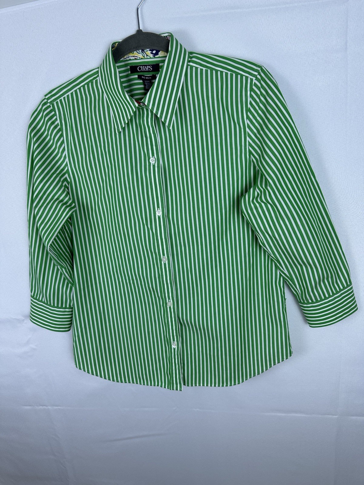 Chaps No Iron Women’s Sz Medium Green/White Stripped Button Down Shirt