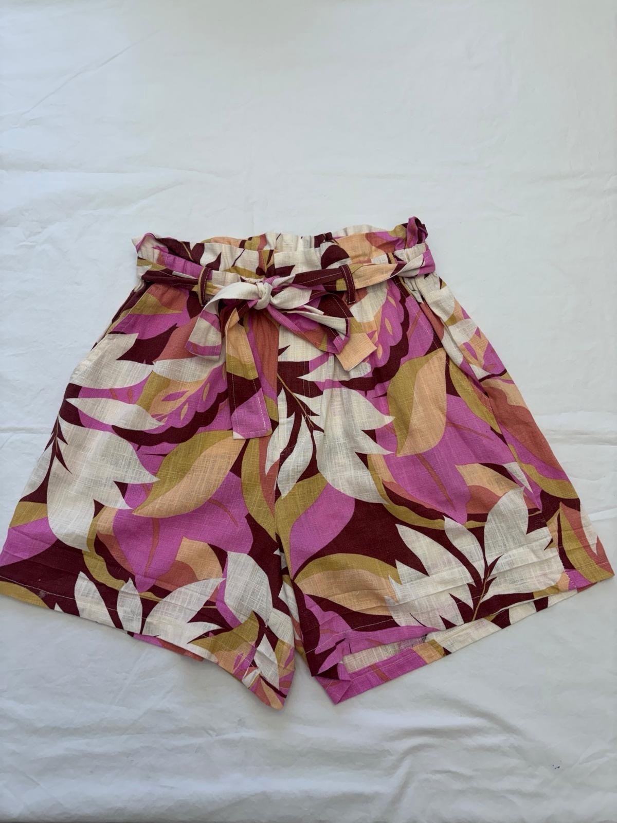 MINKPINK Womens Tropical Leaf Paperbag Shorts Size Small Belted Linen Blend Pink