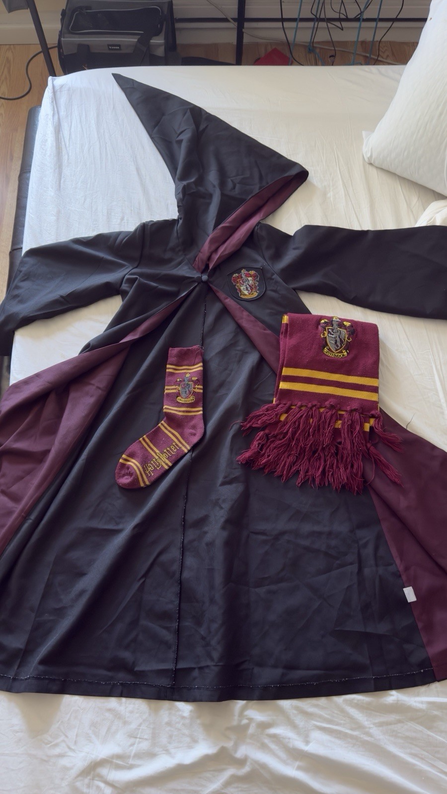 Gryffindor Robe and Scarf with Socks. Large 10-12yo