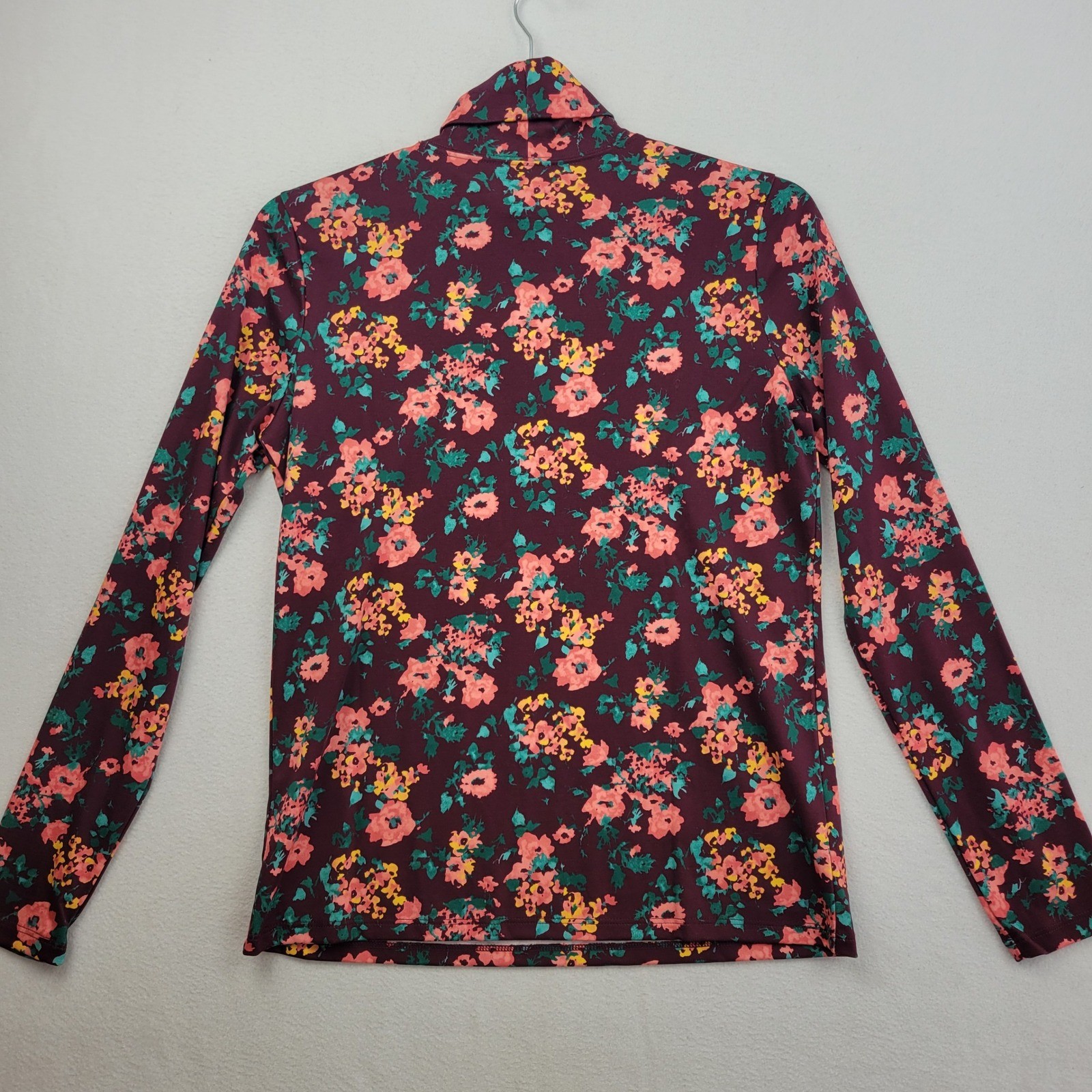 LL Bean Womens Pima Cotton Turtleneck Size Small Top Burgundy Floral 512331