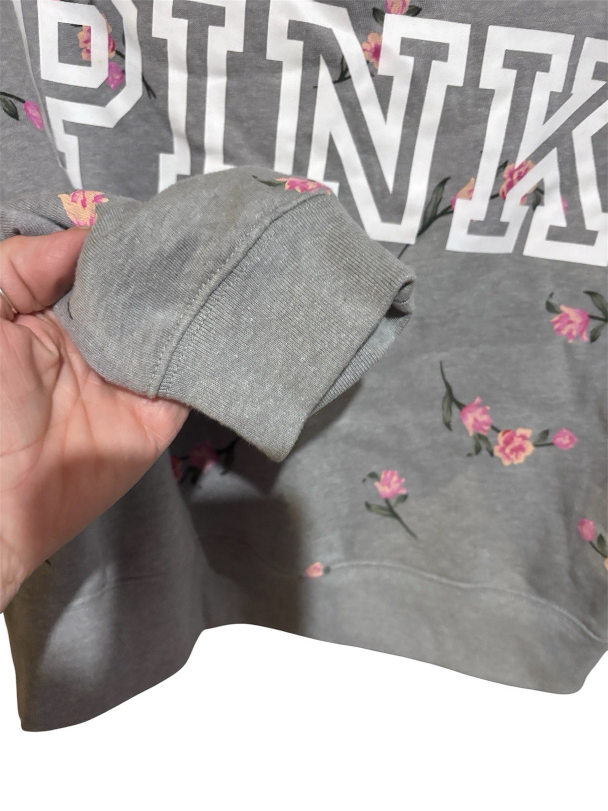 Victoria’s Secret PINK Womens Large Grey Pink Roses Long Sleeve Sweatshirt