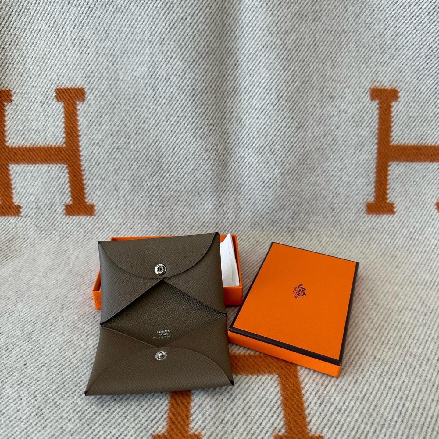 Hermes Calvi Silver Buckle Evercolor Calfskin Card Holder – Unused #11H4DFH
