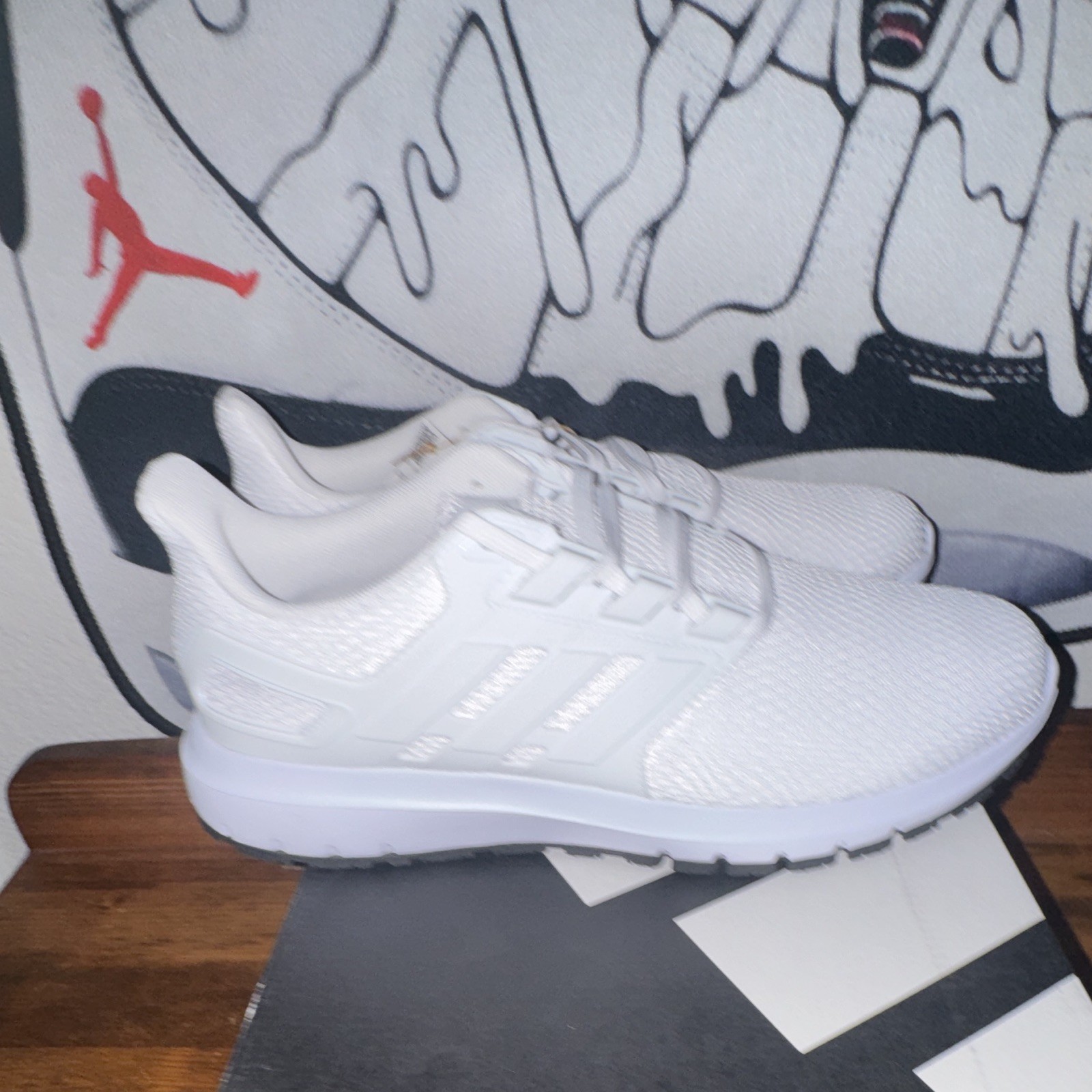 Adidas Ultimashow FX3631 Men’s Low Top Lace-Up Sneakers Cloud White/Grey 9.5M