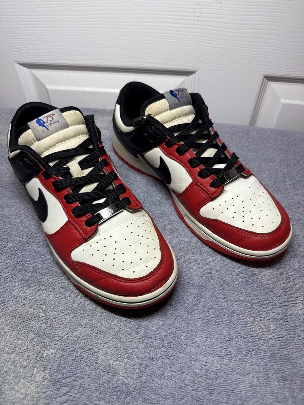 Nike Dunk Low EMB NBA 75th Anniversary Chicago DD3363-100 Size 9.5 Men’s
