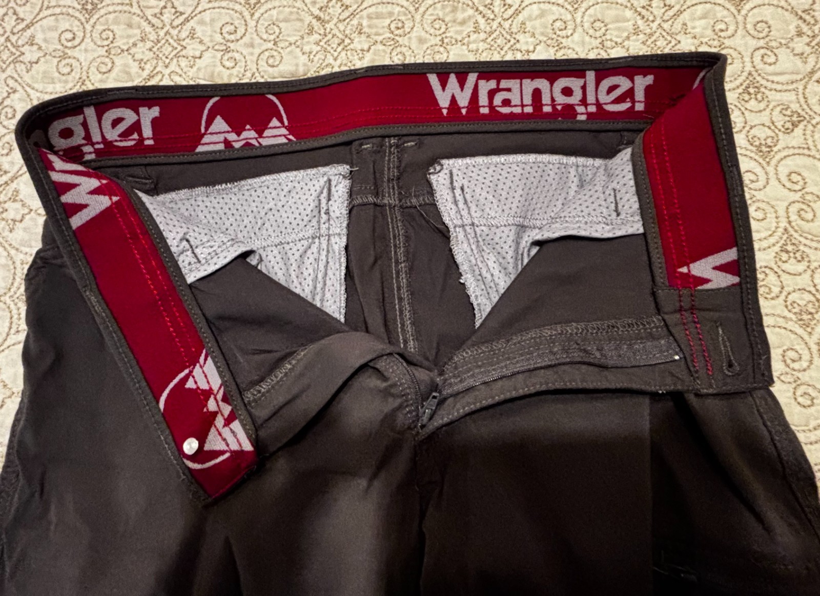 Wrangler Cargo Pants Mens 34×32 Black Excellent ATG Outdoor Hiking Utility