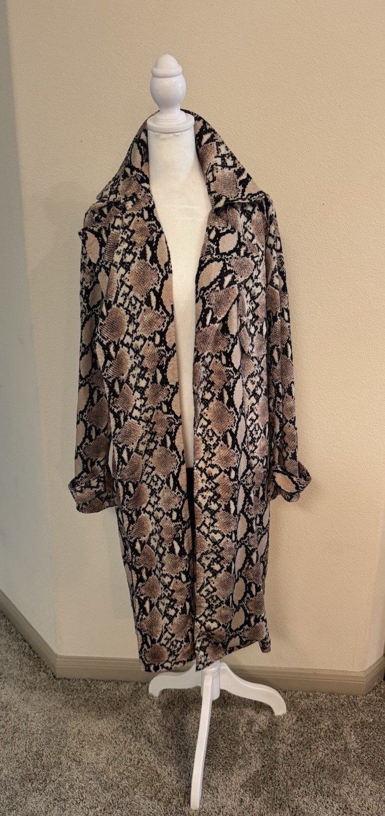 Lulus Snakeskin Print Long Open Front Lightweight Unlined Collared Coat S