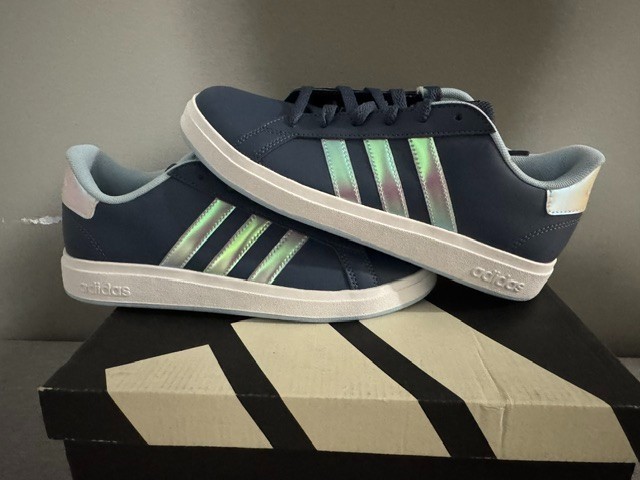 Adidas Grand Court 2.0 K – Blue Iridescent Stripes – Womens 7 – #145