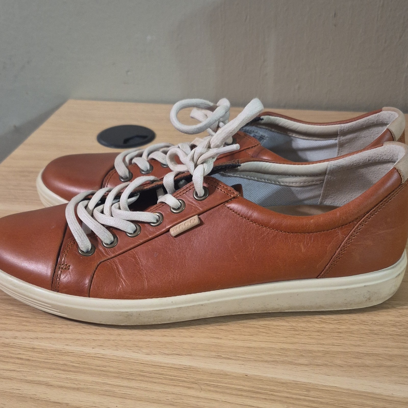 ECCO Men’s Brown Leather Lace-Up Casual Sneakers Round Toe US 9 Pre-Owned