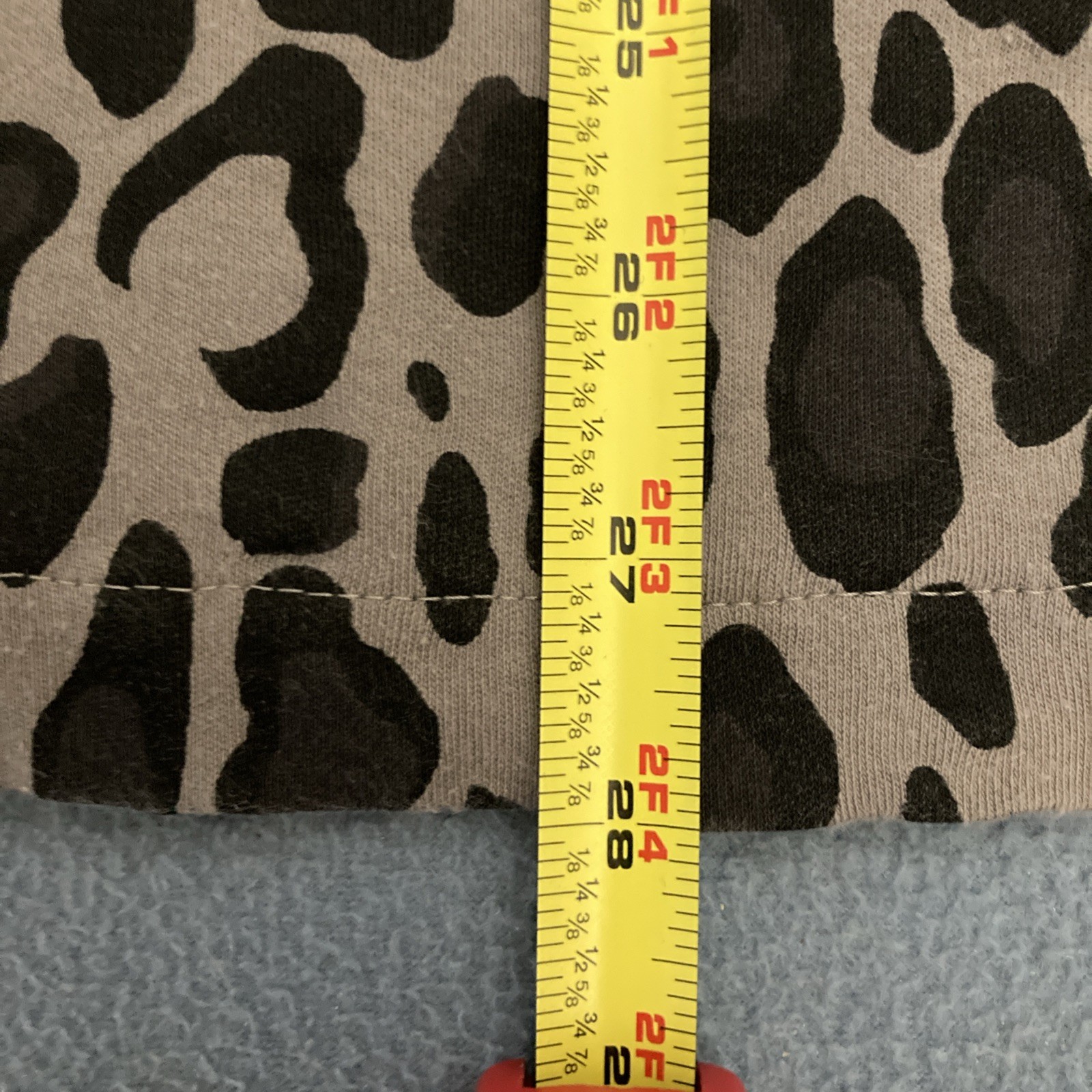 Chico’s Black & Gray Long Sleeve V-Neck Leopard Print Top – SZ 3 (XL)