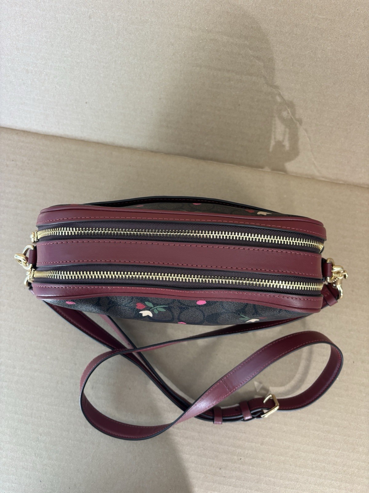 COACH Jess Crossbody In Signature Canvas Heart Petal Print💖🌸