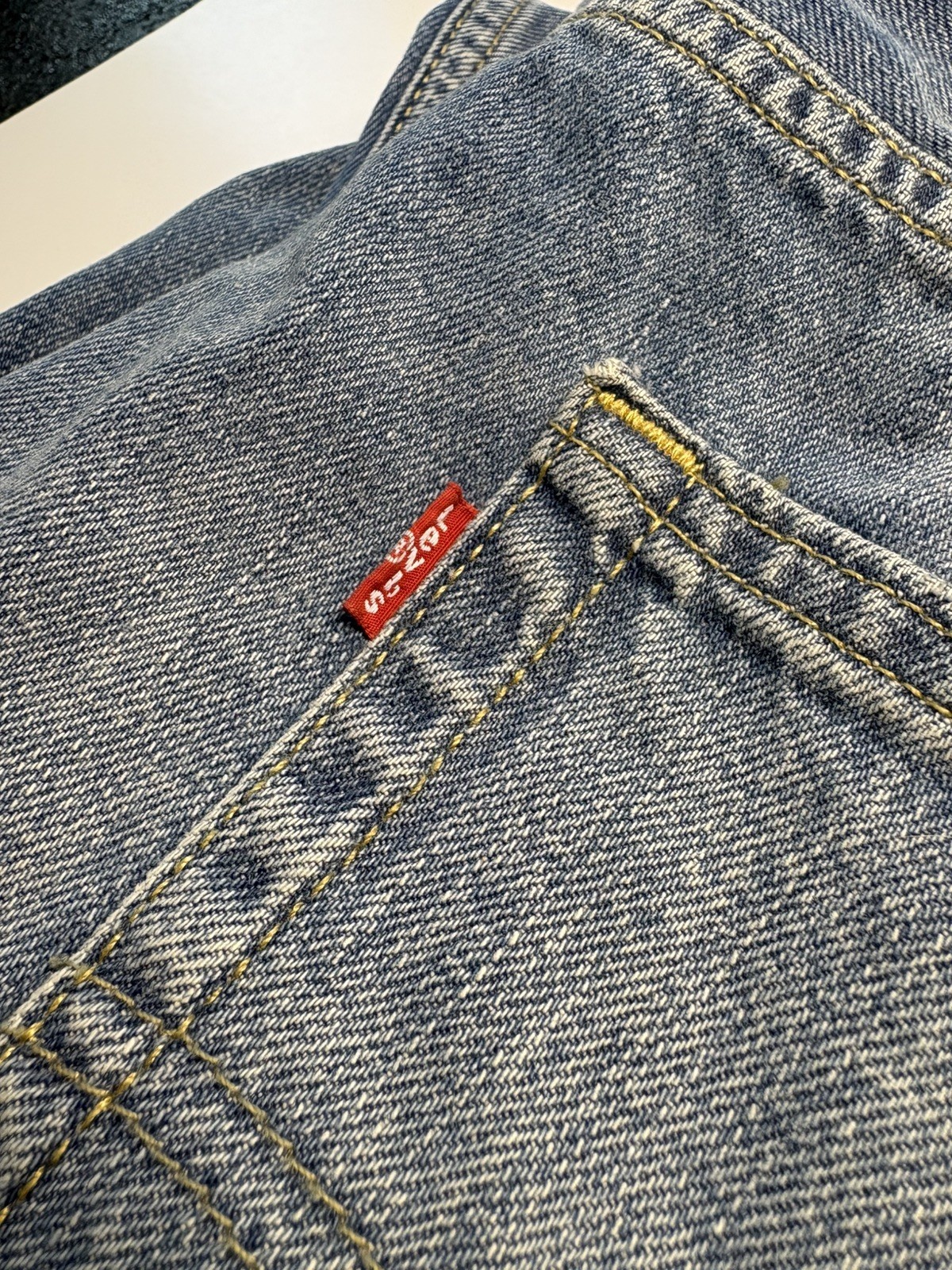 Levi’s 505 Series 38-30 Blue Medium Wash Denim Straight Leg Regular Fit