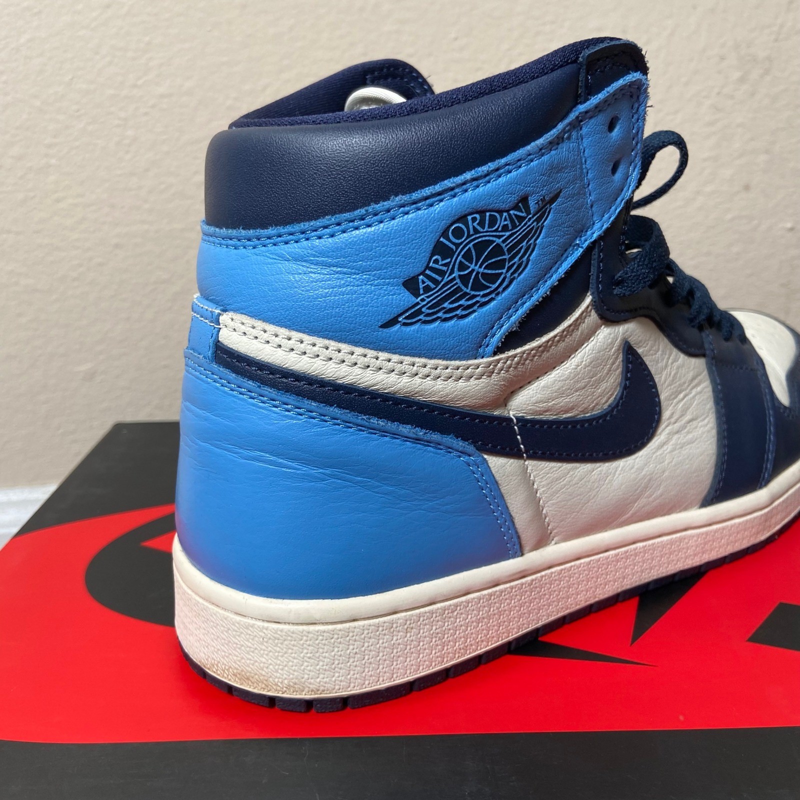 Jordan 1 Retro High OG Obsidian 2019 Men Size 10.5 Used with Box 555088-140
