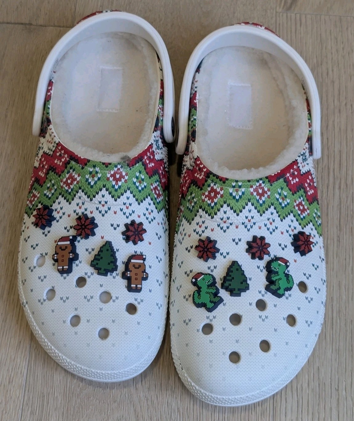 Crocs Shoes Classic Lined Holiday Christmas Charm Clogs White Men’s 12 Holiday