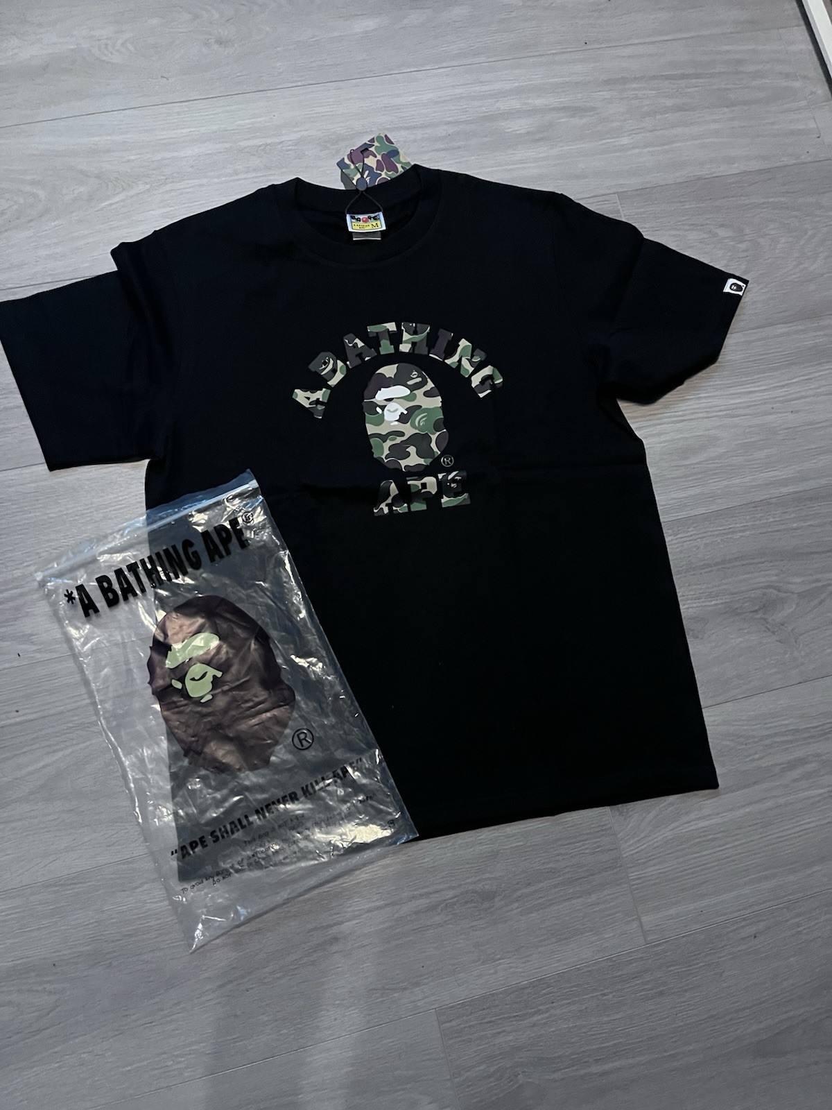 A Bathing Ape BAPE Men’s Black Camo Logo Graphic Crew Neck T-Shirt Size M