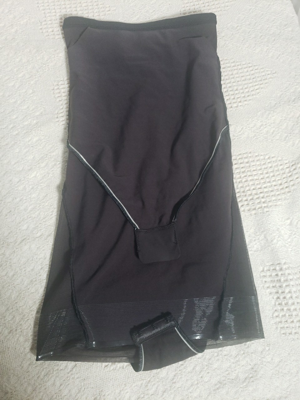 SlimShaper by Miracle Brands Womens Sheer Booty Lift Shortie Black Size Small