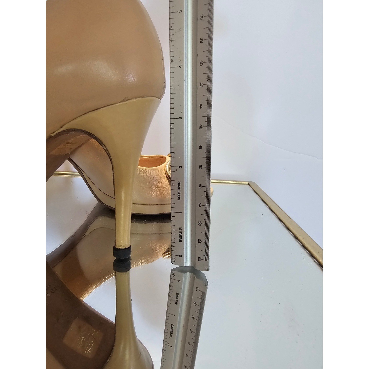 Gucci Hollywood Horsebit Peep Toe Pumps Womens 37 Beige Leather Gold Hardware