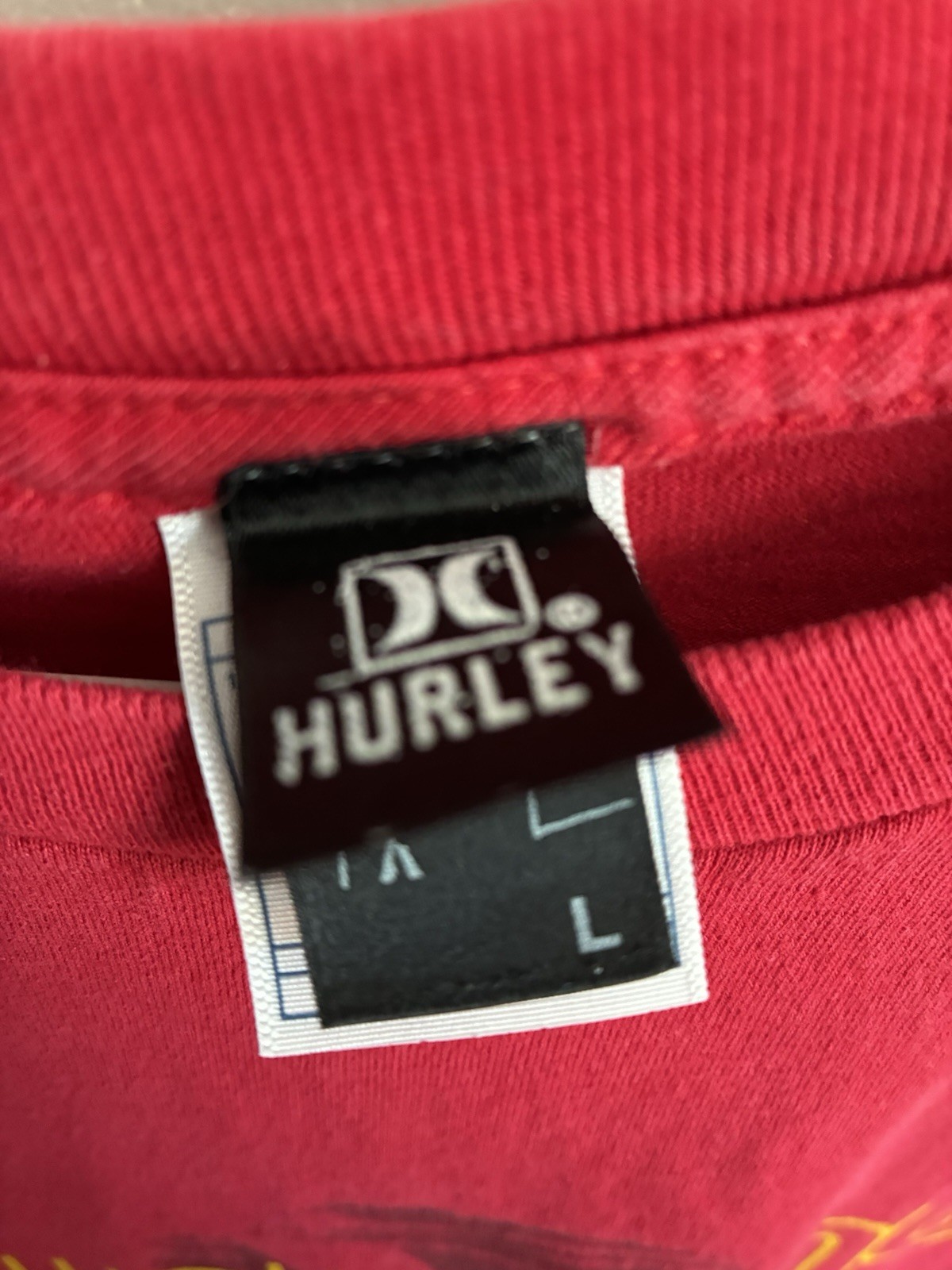 Hurley Men’s Red Graphic Logo Tee L Cotton Crew Neck Short Sleeve