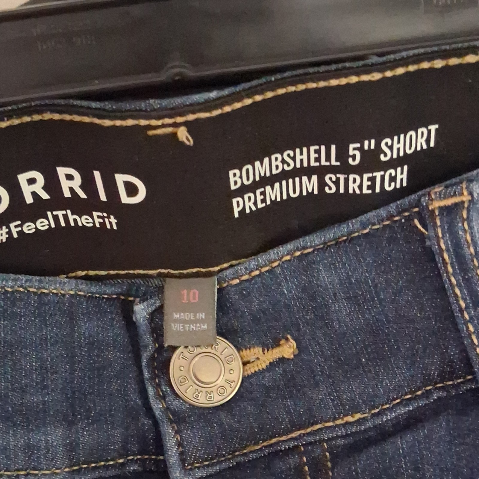 Torrid Bombshell 5″ Denim Shorts Women’s Size 10 Plus Blue Dark Wash Stretch