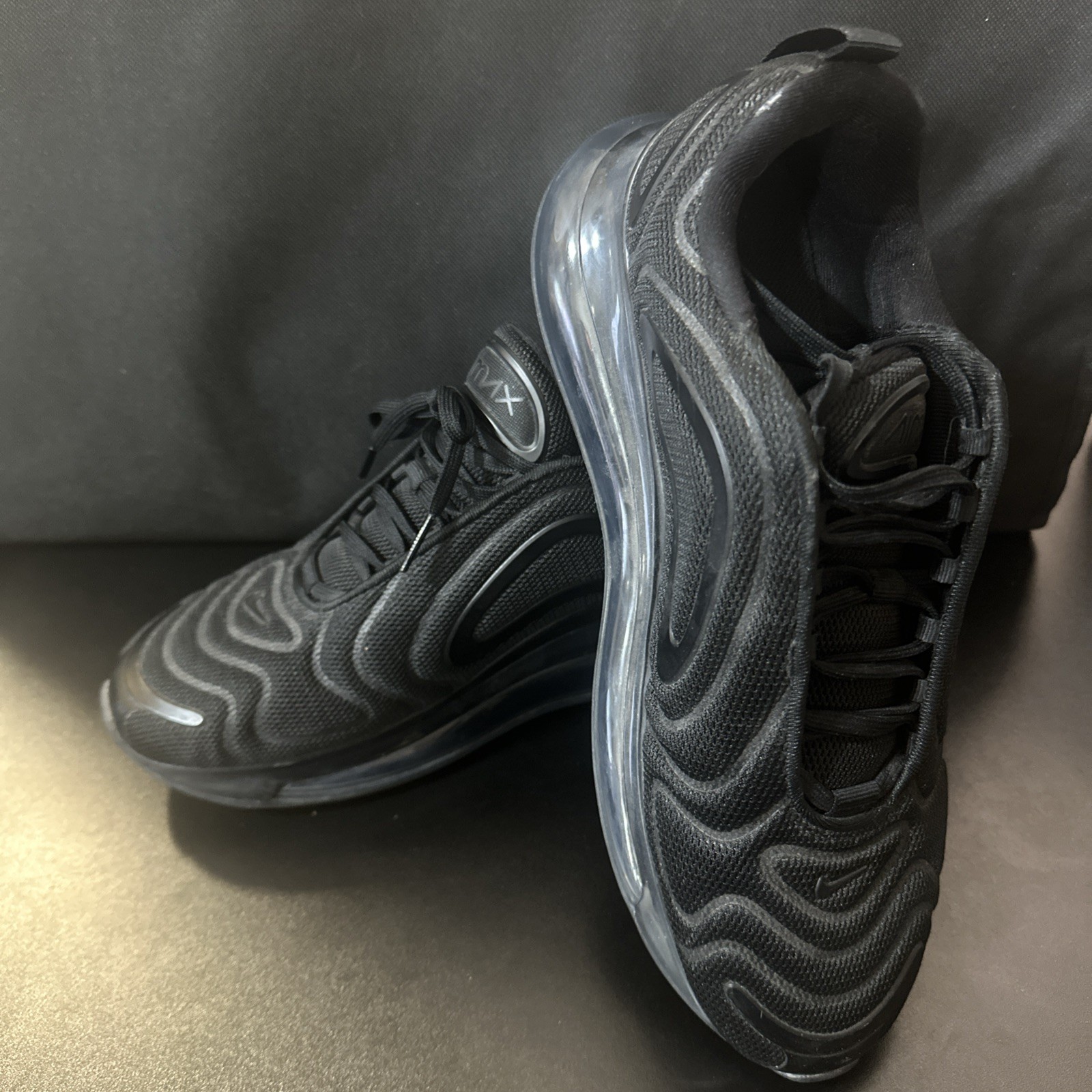 Nike Air Max 720 Triple Black Women’s 9 US Sneakers Low Rare Shoes