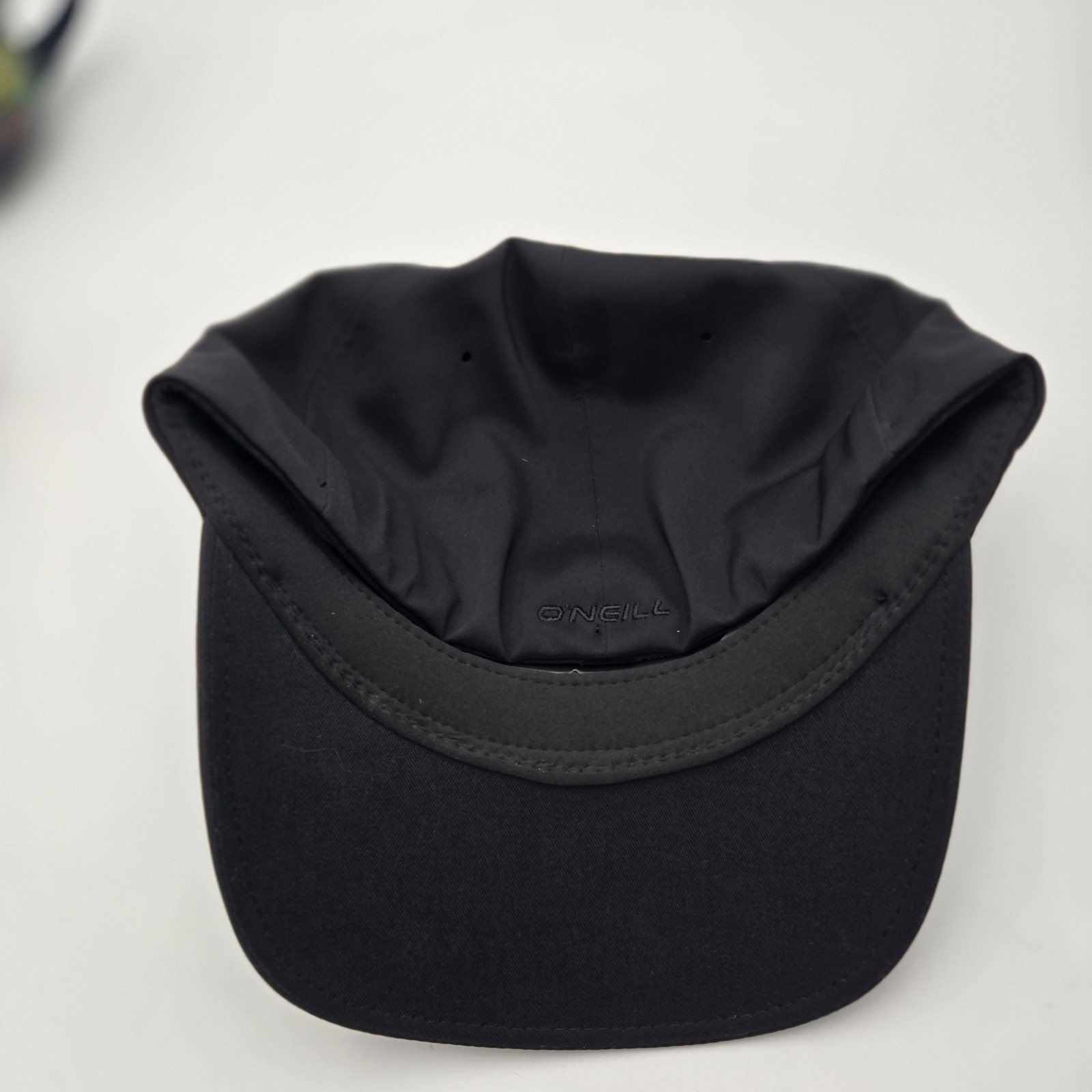 NEW O’Neill Flexfit Delta Fitted Hat Cap Mens Large/XL Black Stain Block Tech