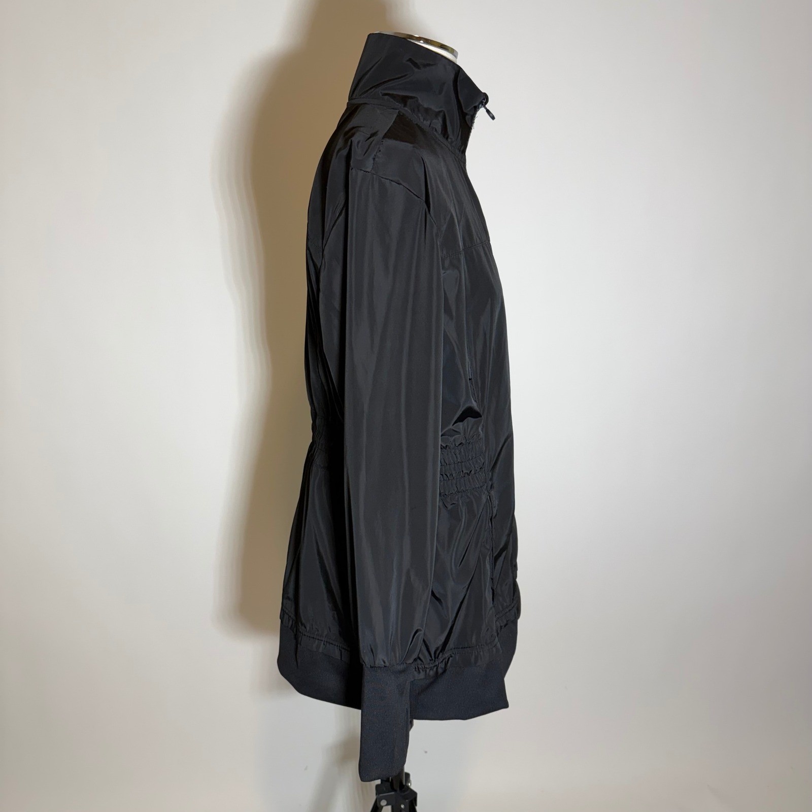 Apana Black Lightweight Windbreaker Jacket Full Zip Womens Size Large Gorpcore