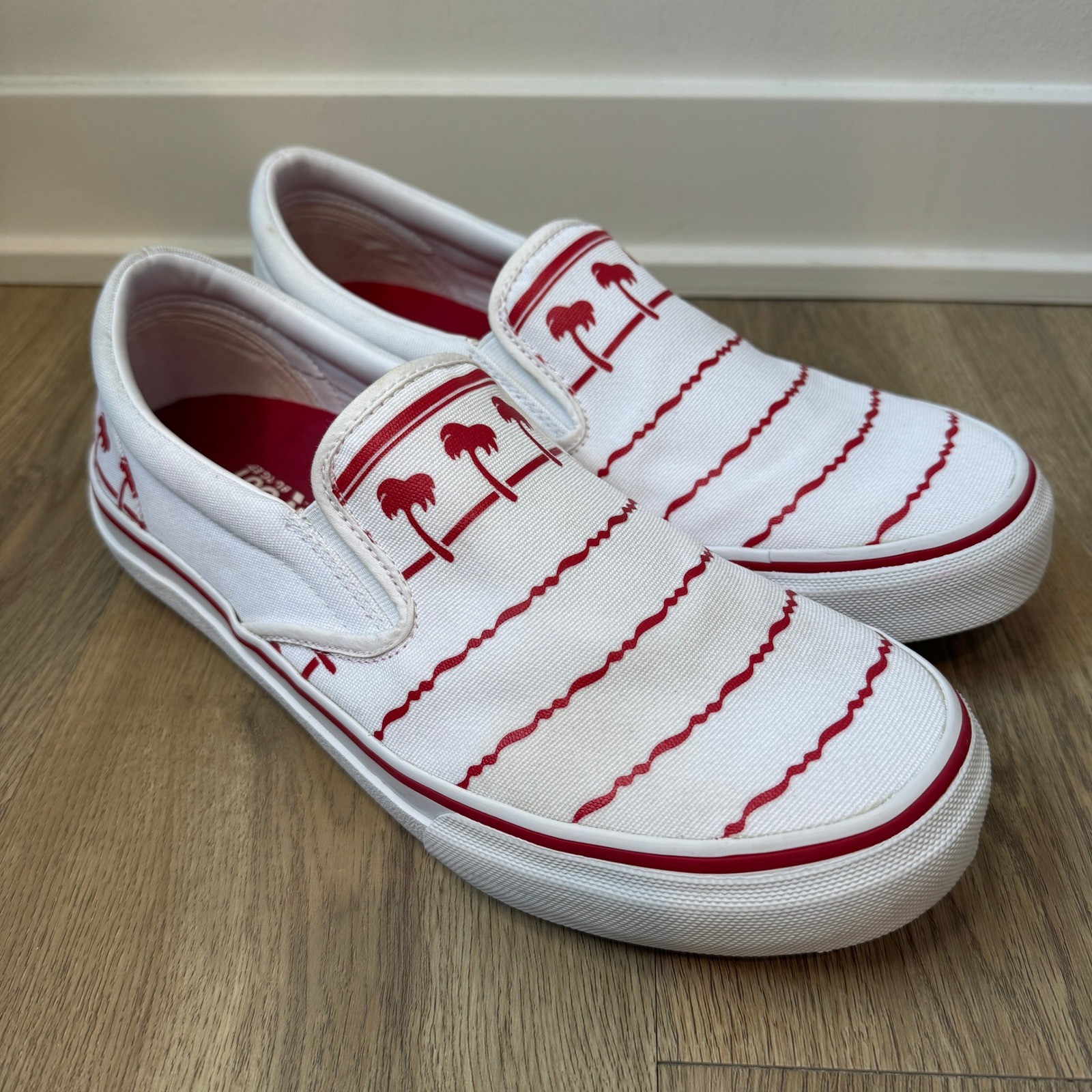 In-N-Out Burger Mens Slip On Sneakers Size 11 White Drink Cup Shoes Size 11