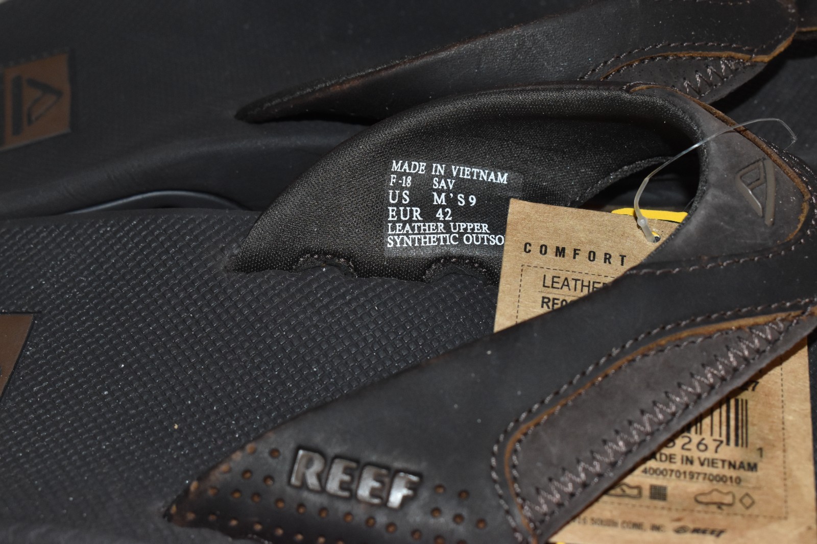 REEF “Fanning” Men’s Size 9 US Flip-Flop Sandal & Sole Bottle Opener Brown