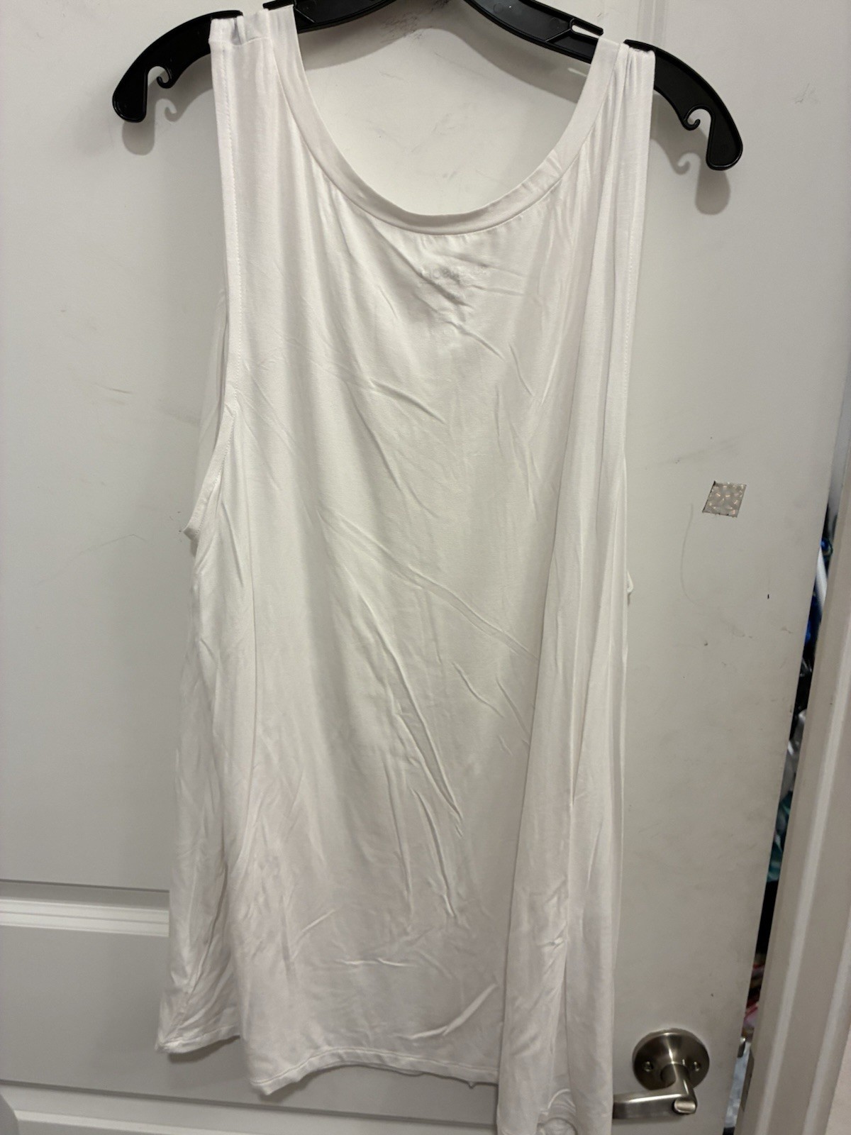 Torrid White Solid Knit V-Neck Sleeveless Stretch Tank Top Plus Size 3X