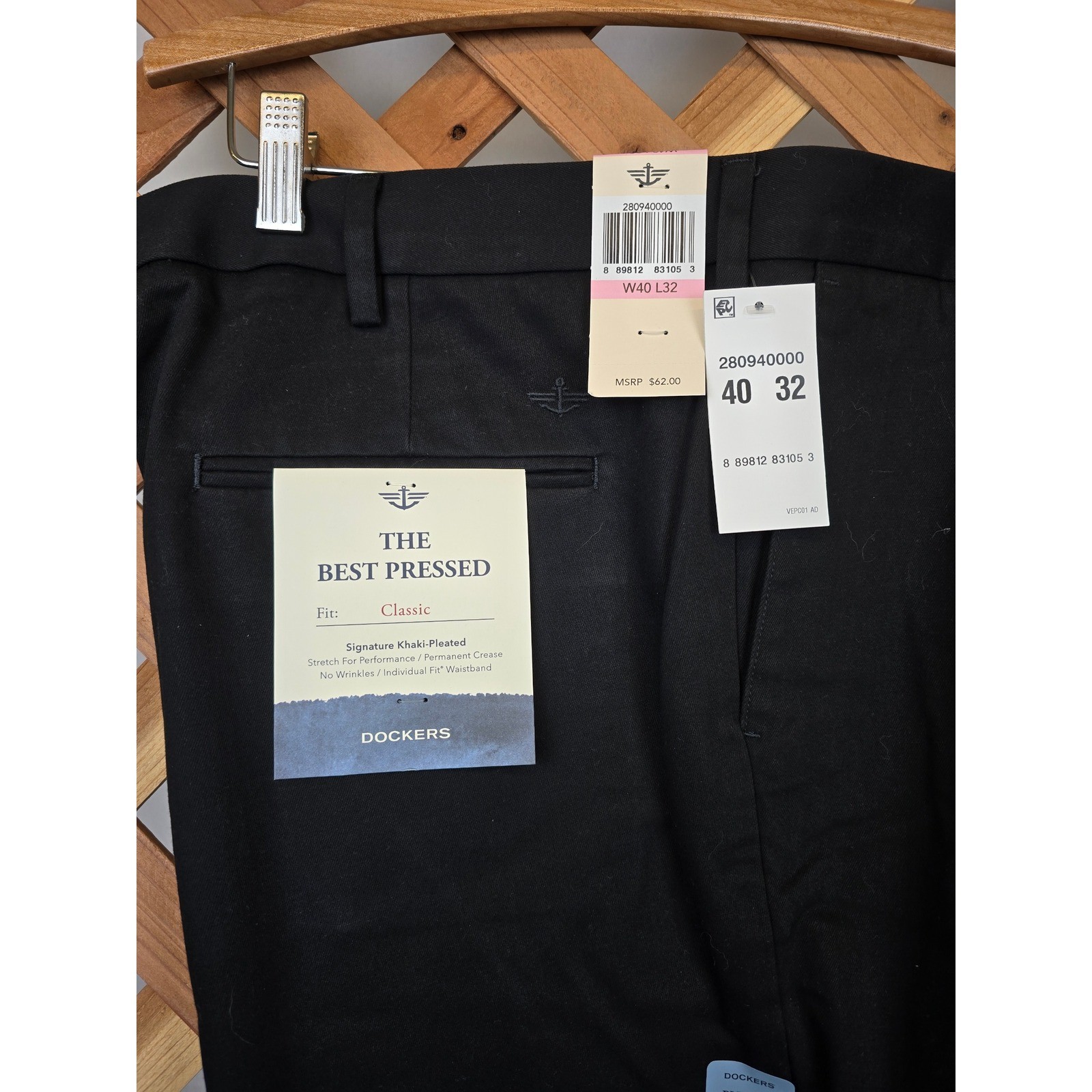 Dockers Signature Khaki Pants Mens 40×32 Black Pleated Classic Fit – New
