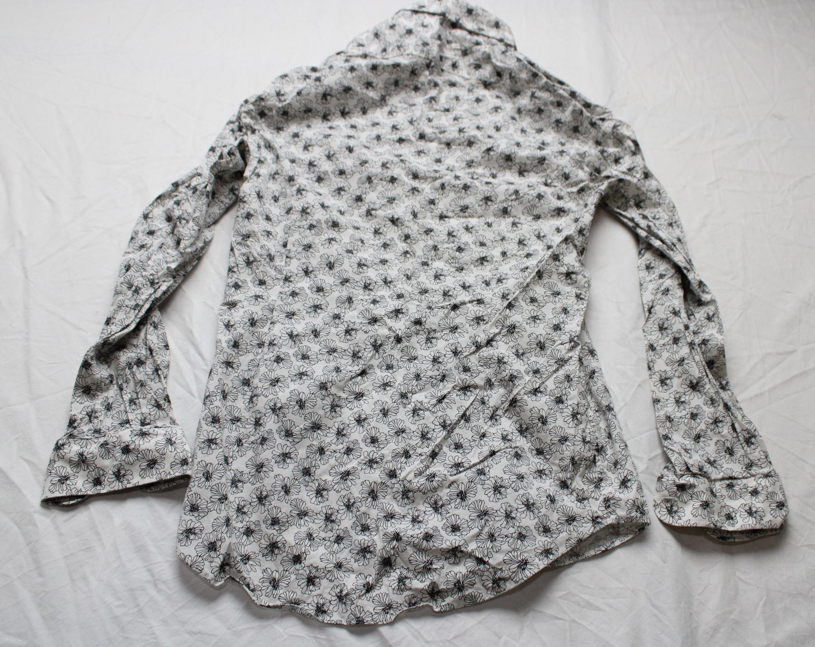 Open Edit Men’s Floral Long Sleeve Button Down Shirt AP2 White Medium