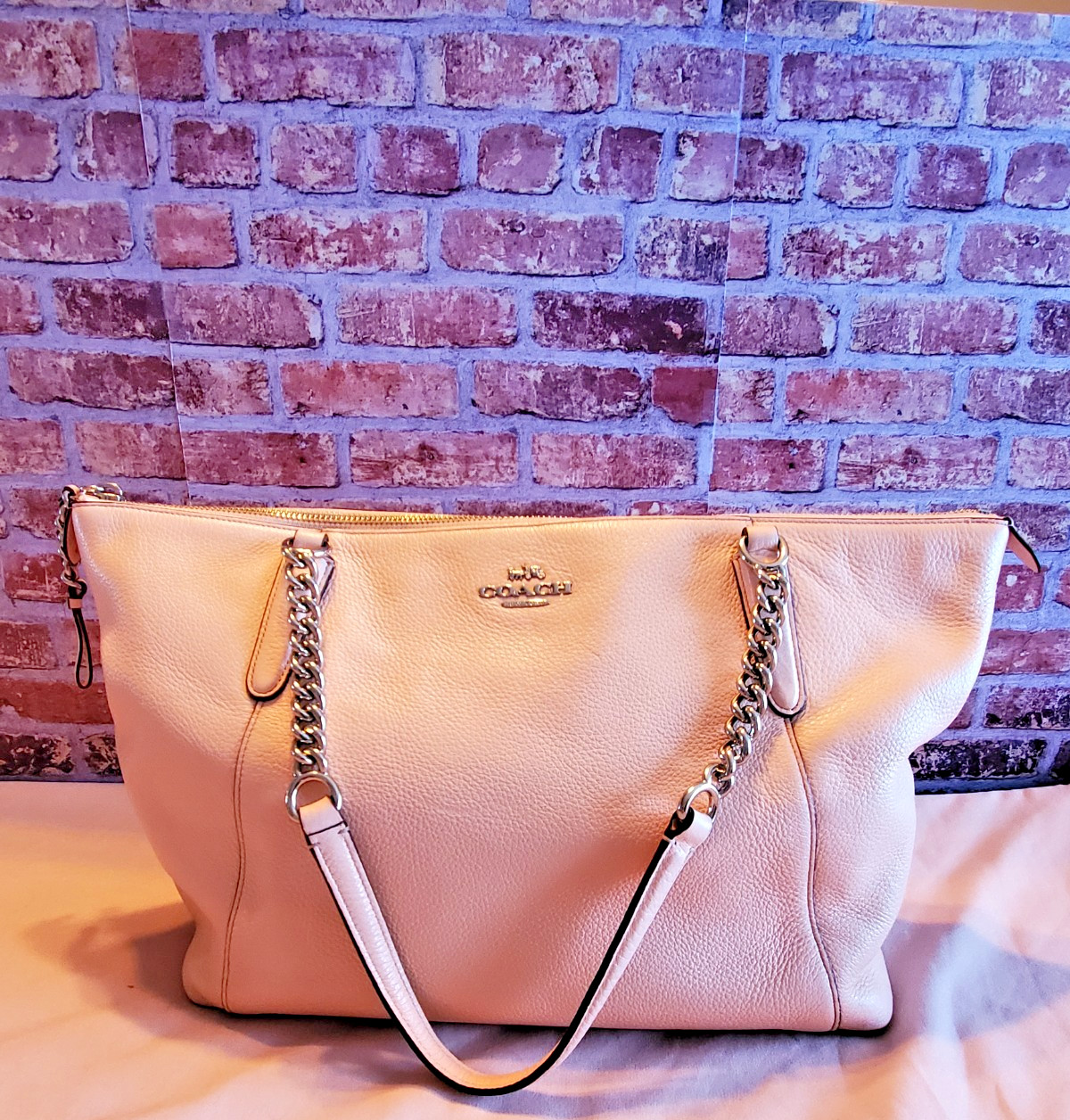 Coach F29007 Pebble Leather AVA Chain Tote- Light Pink- Good used condition