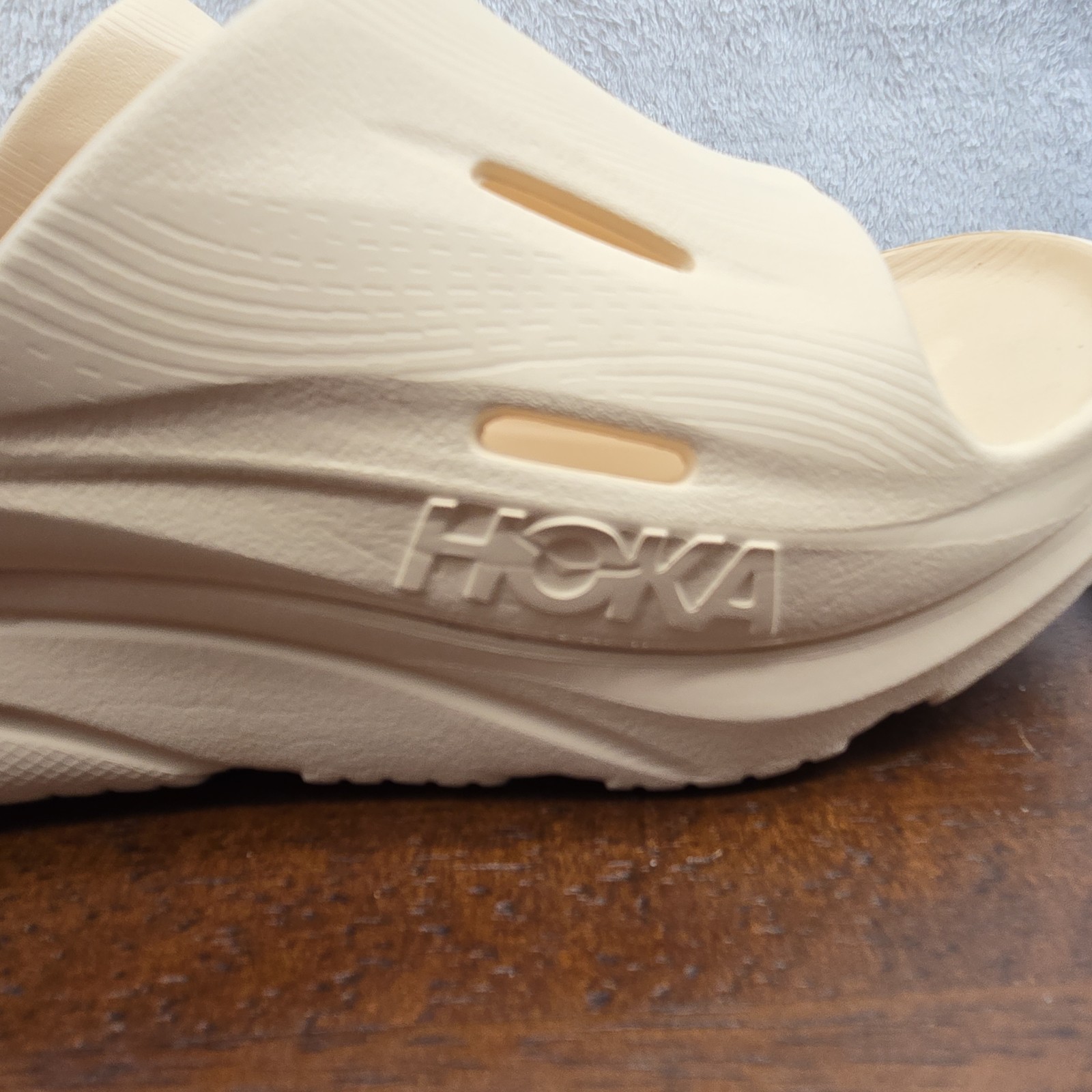 HOKA Ora Recovery Slide 3 Men’s 9 Women’s 11 New No Tags Cream Sand Sandal Water