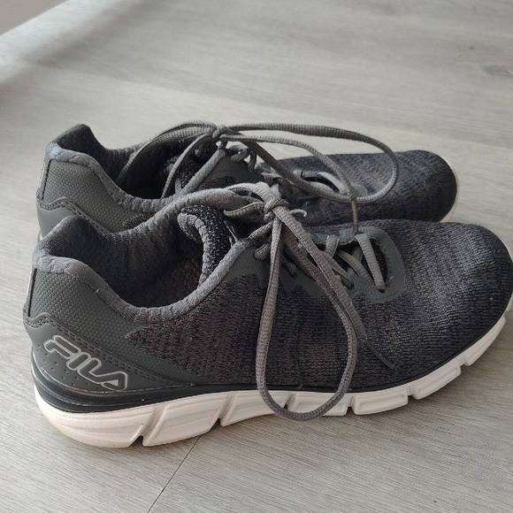Fila Womens Memory Foam Running Sneakers Charcoal Grey White Size 8